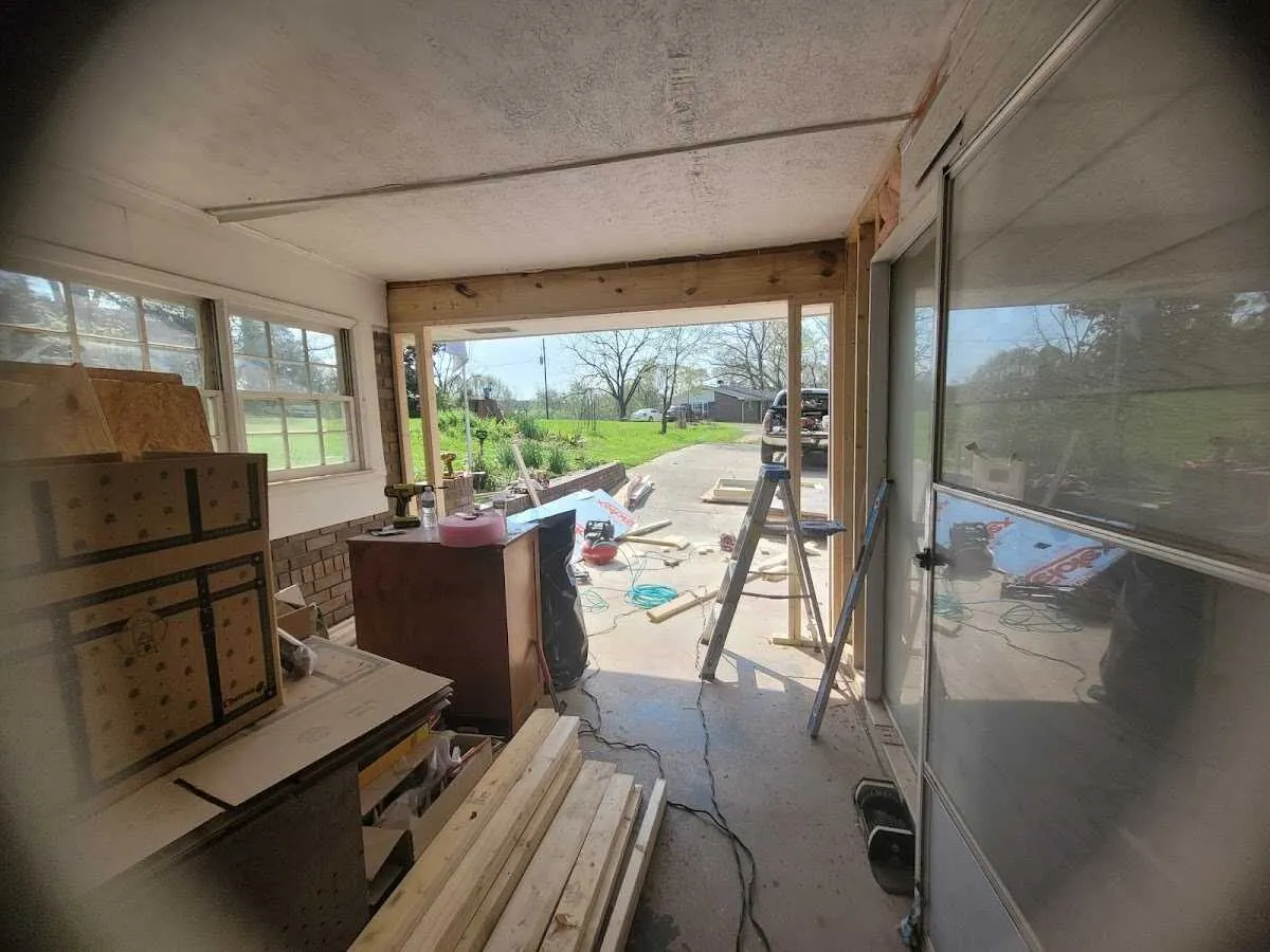 Air movers and dehumidifier for Water Mitigation Services in Sterling Heights